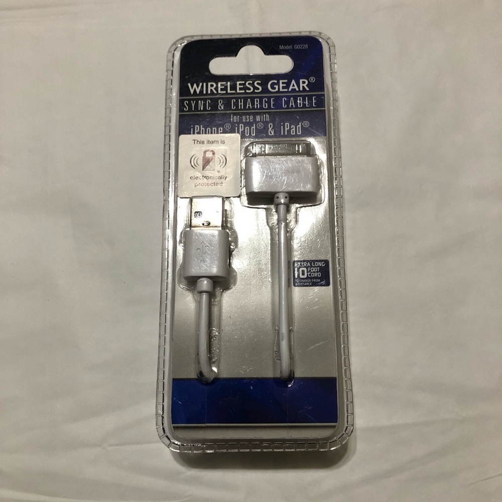 NEW Wireless Gear Sync & Charge Cable for use with iPhone iPod & iPad 10ft Cord